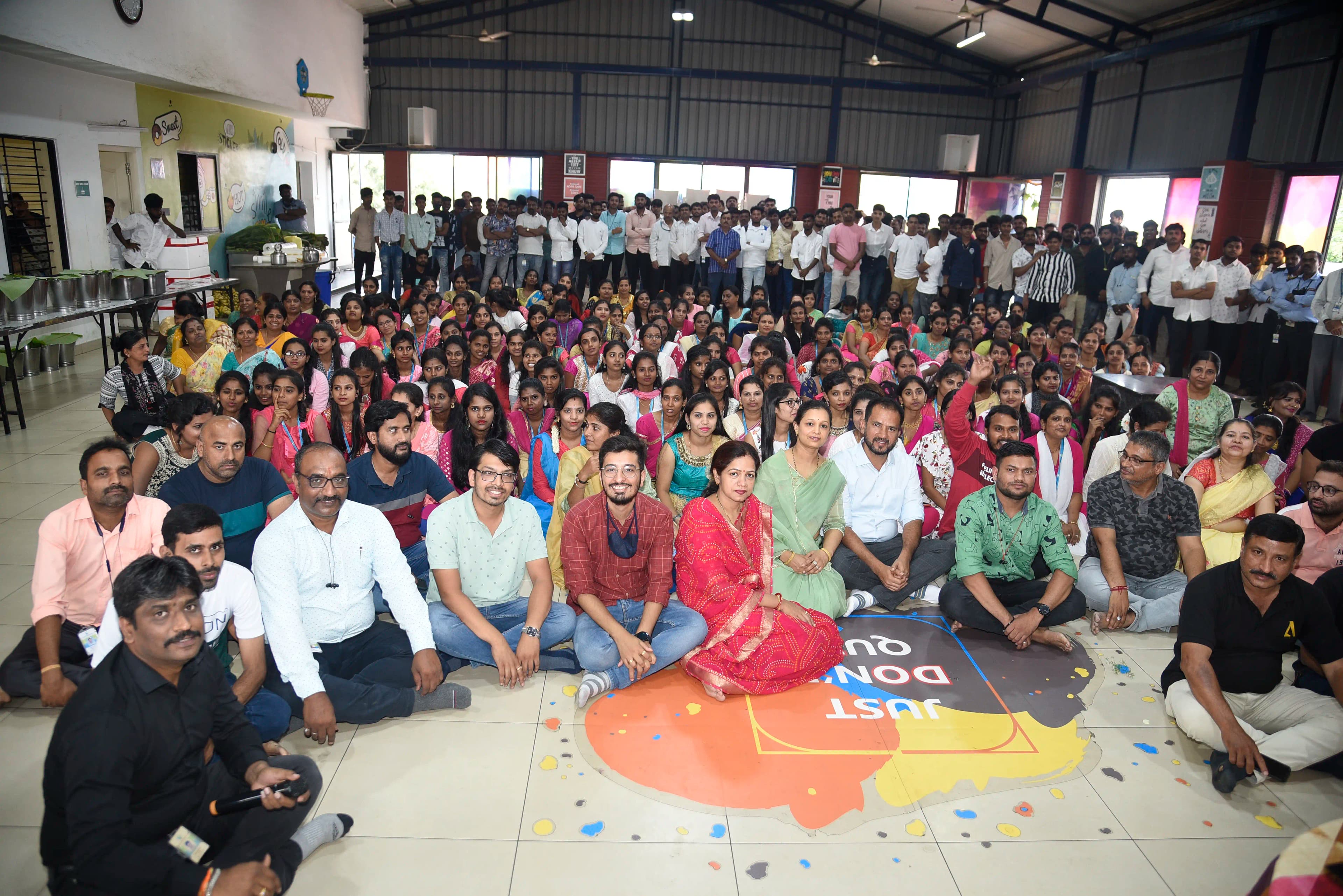 Mahaveer Medi team and facility - Pharmaceutical distribution in Bengaluru 1
