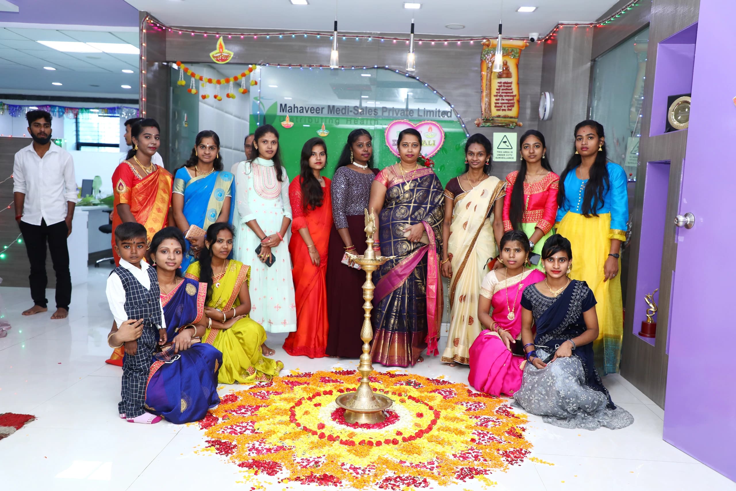 Mahaveer Medi team and facility 1